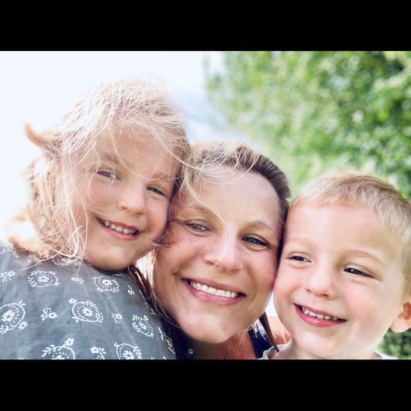 Meet your Posher, Lauren - Picture 1 of 1